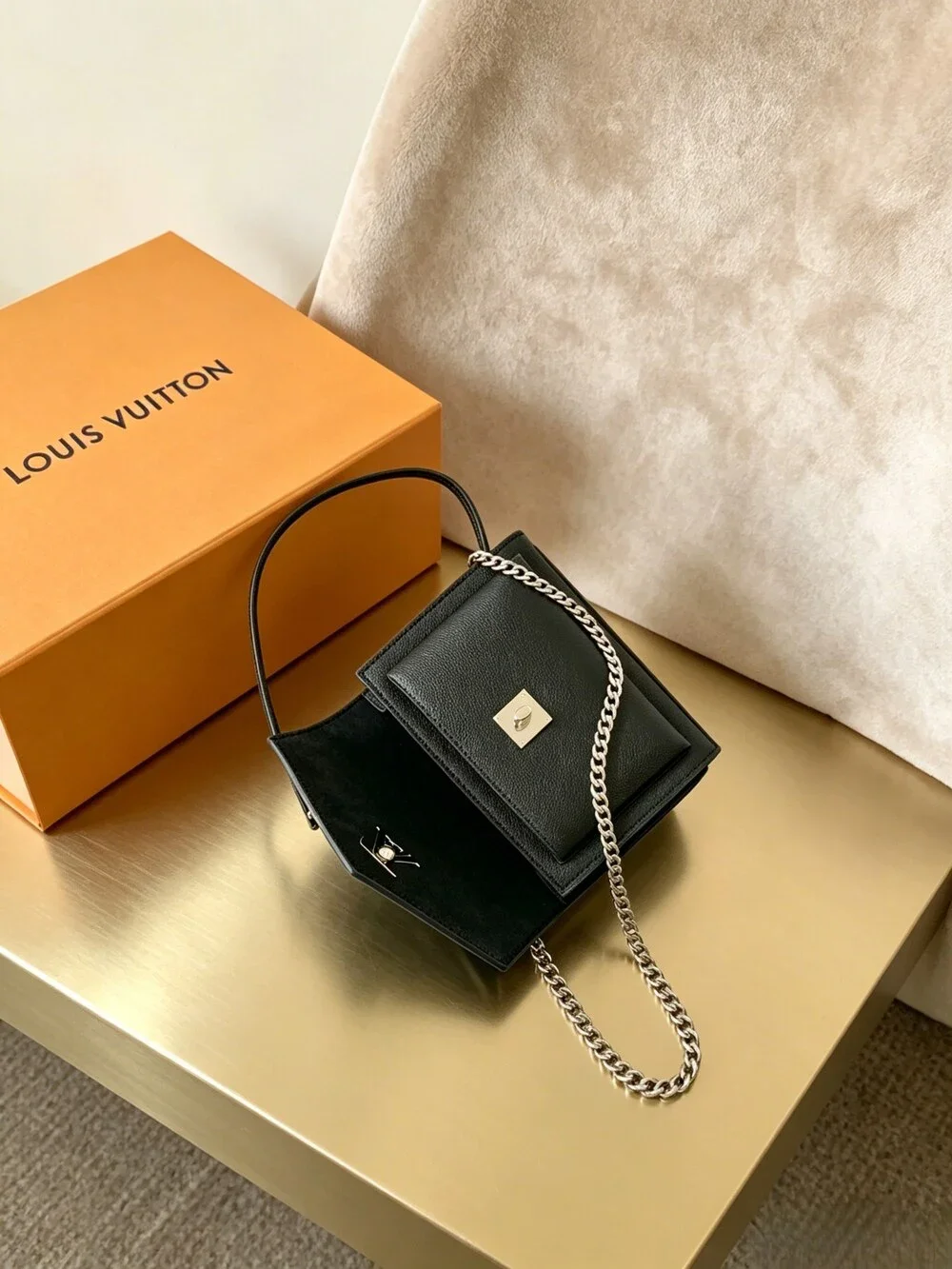LOUIS VUITTON MYLOCKME CHAIN BB in Grained Leather